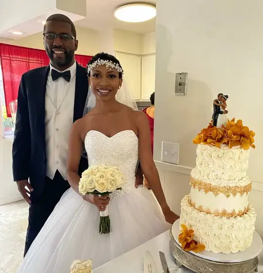 Tiered wedding cake delivered in Oakland County